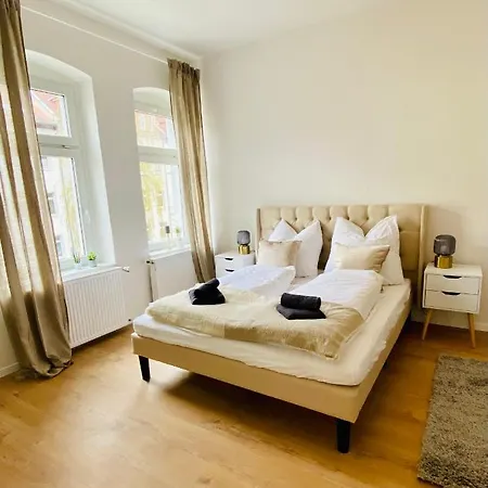 Stilvolles In Zentraler Lage - Smart-tv, Queensize-bett, Altbaustil, Kueche In City-naehe Erfurt
