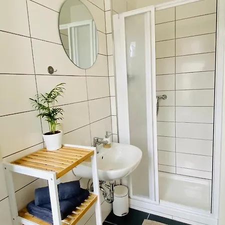 Appartement Stilvolles In Zentraler Lage - Smart-tv, Queensize-bett, Altbaustil, Kueche In City-naehe